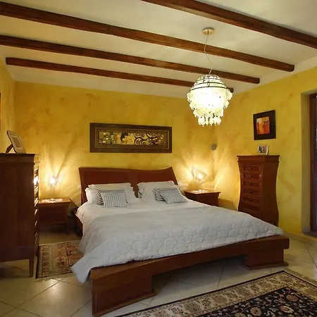 Vila Aurora *